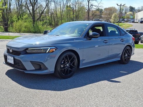 Used 2023 Honda Civic Sport image 3