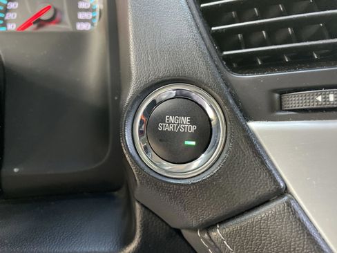 Used 2019 GMC Yukon SLT image 30