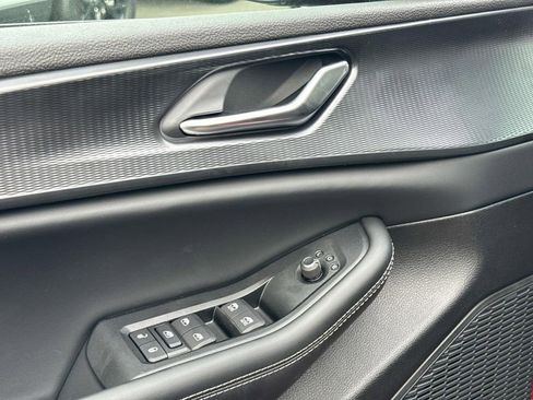 New 2025 Jeep Grand Cherokee Altitude RWD image 17