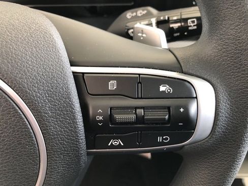 Used 2024 Kia Sportage LX image 25