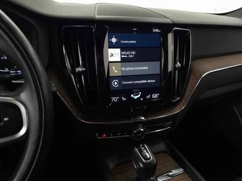 Used 2021 Volvo XC60 T5 Momentum w/ Advanced Package image 25