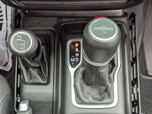 Used 2020 Jeep Gladiator Sport w/ Quick Order Package 24S AWD/4WD image 11