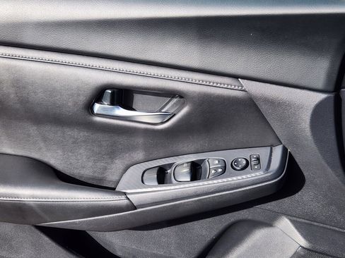 Used 2024 Nissan Sentra SV w/ Trunk Package image 7