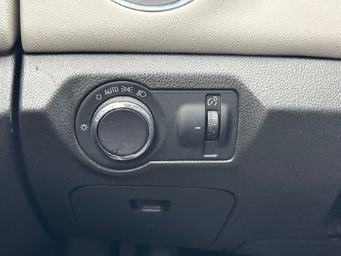 Used 2015 Chevrolet Cruze LT FWD image 24