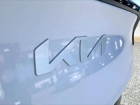 Used 2024 Kia Sportage SX image 10