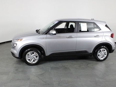 Certified 2026 Hyundai Venue SE FWD image 14
