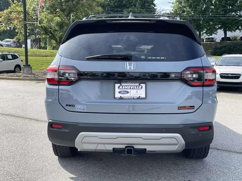 Used 2024 Honda Pilot TrailSport image 4