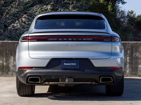 Certified 2025 Porsche Cayenne Coupe image 10