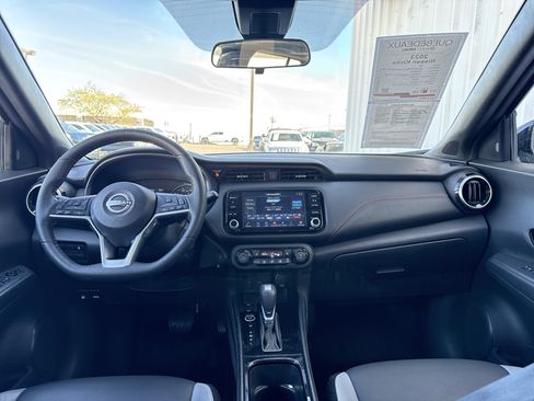 Used 2023 Nissan Kicks SR w/ SR Premium Package image 19