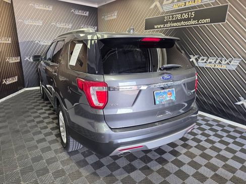 Used 2017 Ford Explorer XLT w/ Equipment Group 202A FWD image 11