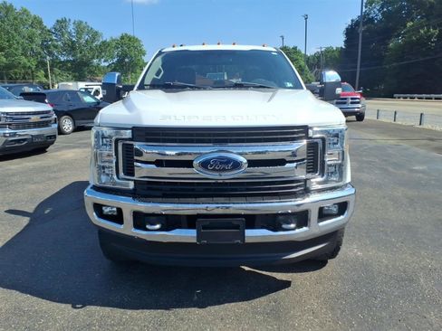 Used 2019 Ford F350 XLT w/ XLT Premium Package AWD/4WD image 2
