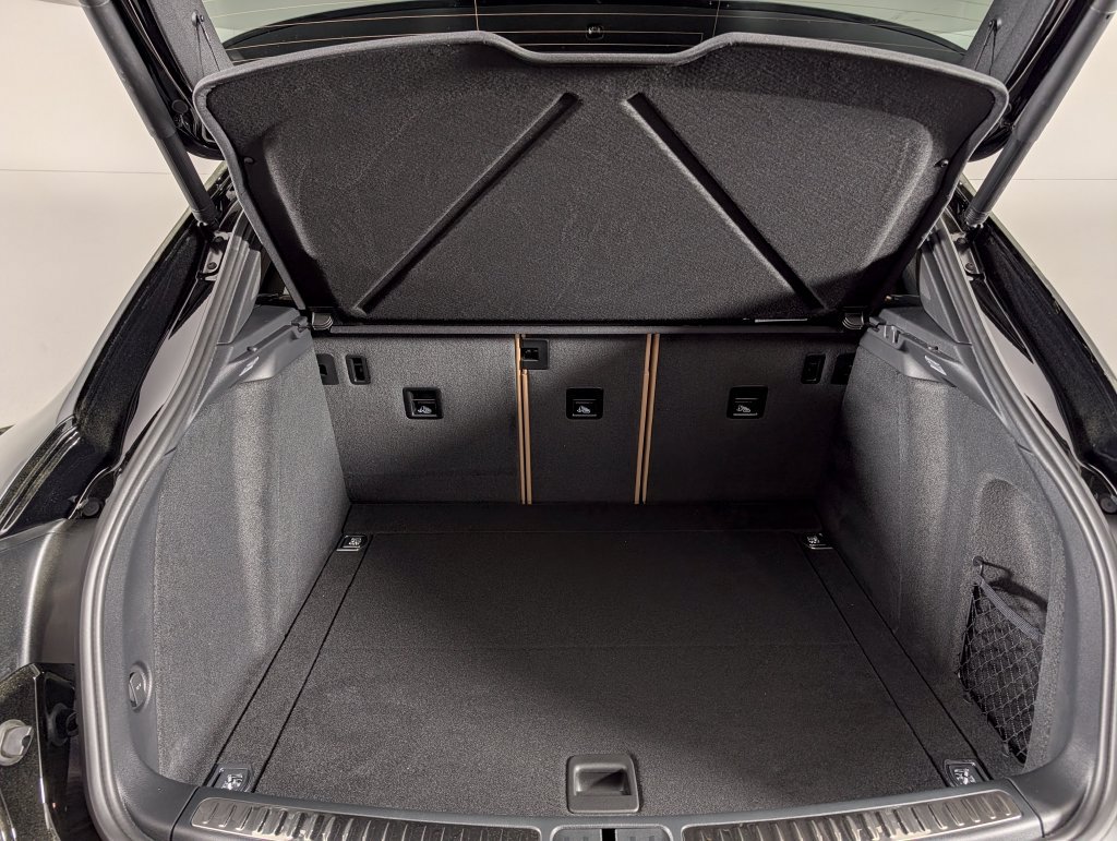 Certified 2026 Porsche Macan AWD/4WD image 17