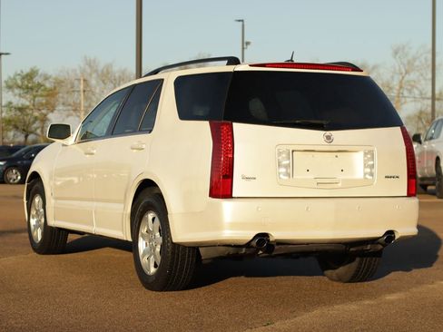 Used 2006 Cadillac SRX w/ Seating Package image 5
