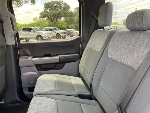 Certified 2025 Ford F250 XLT w/ Black Appearance Package AWD/4WD image 10