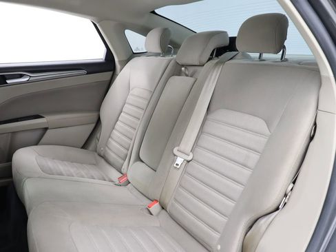 Used 2018 Ford Fusion SE w/ Fusion SE Technology Package FWD image 30