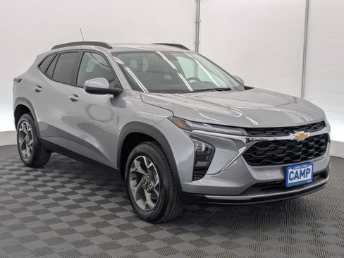 New 2026 Chevrolet Trax LT w/ Driver Confidence Package FWD image 8