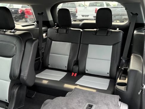 Certified 2023 Ford Explorer XLT w/ Equipment Group 202A AWD/4WD image 19