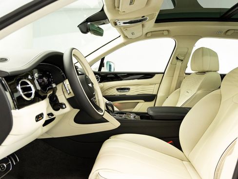 New 2026 Bentley Bentayga AWD/4WD image 29