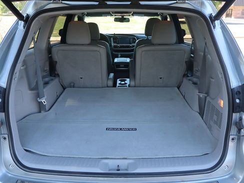 Used 2014 Toyota Highlander Limited FWD image 14