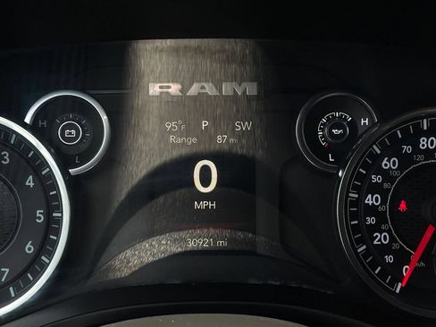 Used 2024 RAM 1500 Big Horn AWD/4WD image 16