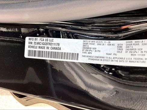 New 2026 Chrysler Pacifica Limited w/ Uconnect Theater Family Group image 11