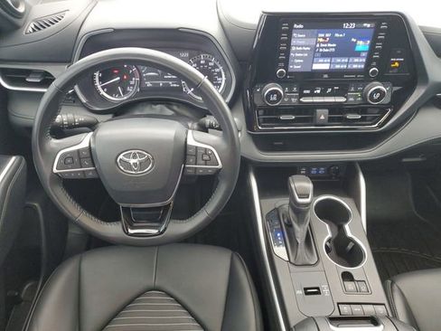 Used 2022 Toyota Highlander XSE image 19