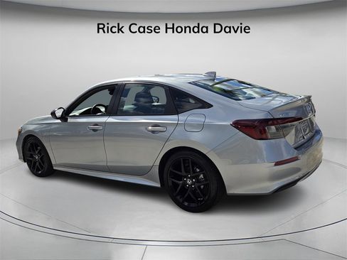 Used 2025 Honda Civic Sport image 8