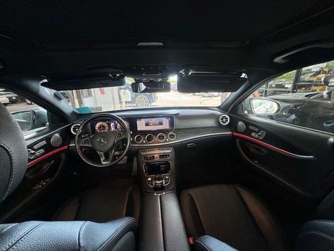 Used 2018 Mercedes-Benz E 400 4MATIC Sedan image 23