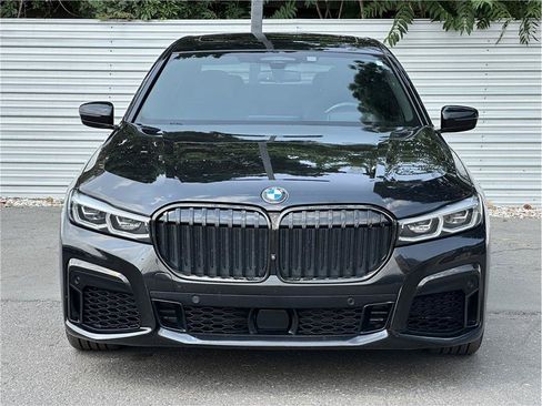 Used 2022 BMW 750Li xDrive AWD/4WD image 7