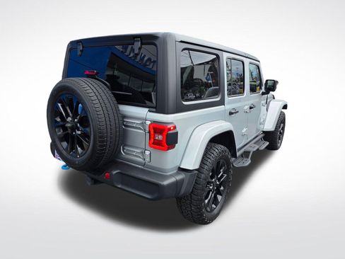 Used 2023 Jeep Wrangler Unlimited Sahara image 5
