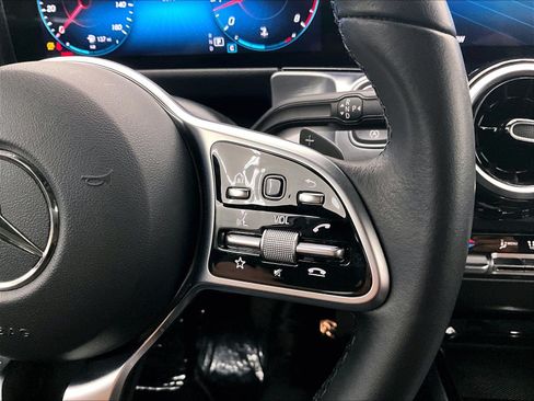 Certified 2022 Mercedes-Benz GLB 250 image 22
