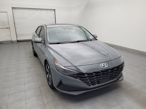 Used 2022 Hyundai Elantra Limited w/ Cargo Package FWD image 14