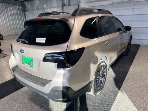 Used 2019 Subaru Outback 2.5i Limited w/ Popular Package #2 image 3