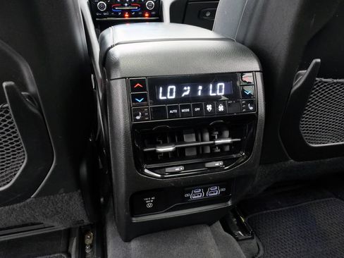 Used 2021 Jeep Grand Cherokee L Summit w/ Luxury Tech Group V AWD/4WD image 20