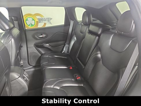 Used 2020 Jeep Cherokee Latitude Plus AWD/4WD image 11