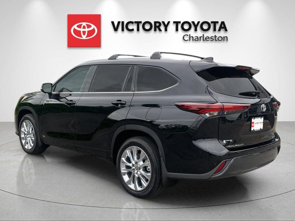New 2026 Toyota Highlander Limited AWD/4WD image 3