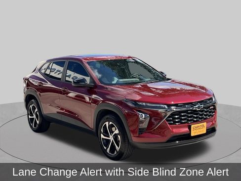 Used 2025 Chevrolet Trax RS w/ Sunroof Package FWD image 8