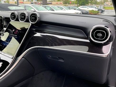 Used 2026 Mercedes-Benz GLC 300 4MATIC image 16