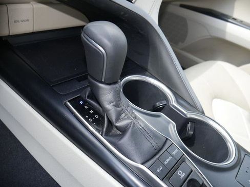 Used 2018 Toyota Camry XLE FWD image 21