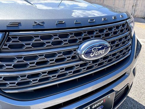 Certified 2023 Ford Explorer XLT w/ Equipment Group 202A RWD image 30