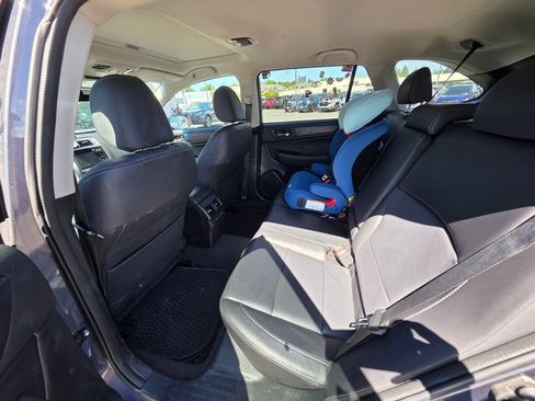 Used 2017 Subaru Outback 2.5i Limited AWD/4WD image 8