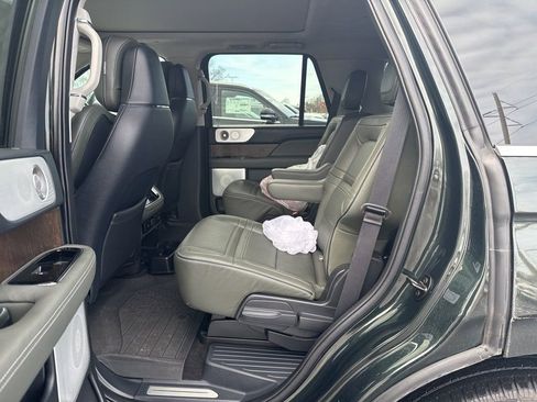 Used 2022 Lincoln Navigator Black Label image 5
