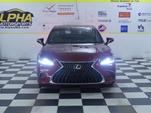 Used 2023 Lexus ES 300h w/ Premium Package FWD image 2