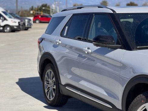 New 2026 Ford Explorer Platinum RWD image 5