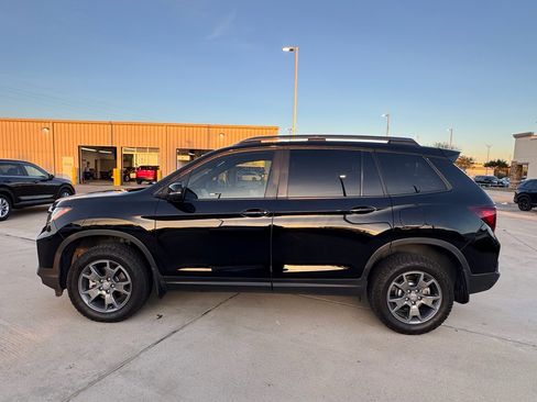 Certified 2025 Honda Passport TrailSport image 5