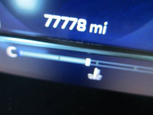 Used 2023 Chevrolet Suburban RST image 33