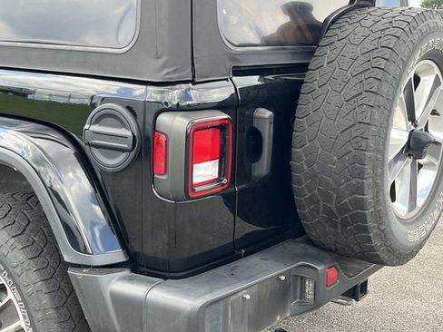 Used 2021 Jeep Wrangler Unlimited Sahara AWD/4WD image 10