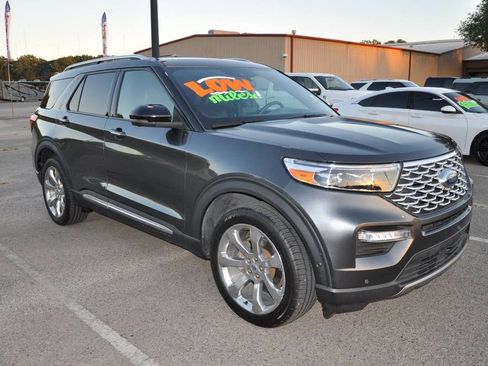 Used 2020 Ford Explorer Platinum w/ Premium Technology Package image 7