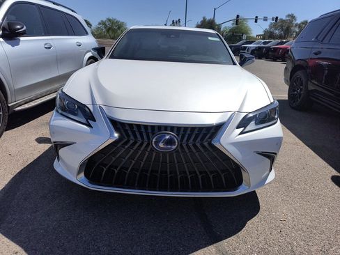 Used 2022 Lexus ES 300h w/ Premium Package image 2
