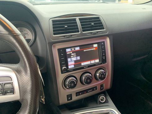 Used 2014 Dodge Challenger SRT8 image 19